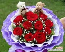 用12朵玫瑰花传递的情感和寓意 12朵玫瑰花的含义及象征