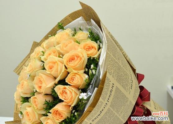 19朵香槟玫瑰的美丽象征与深刻寓意 香槟玫瑰之花语