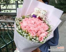 用33朵粉色玫瑰传递深情款款 浪漫粉色玫瑰花的代表意义