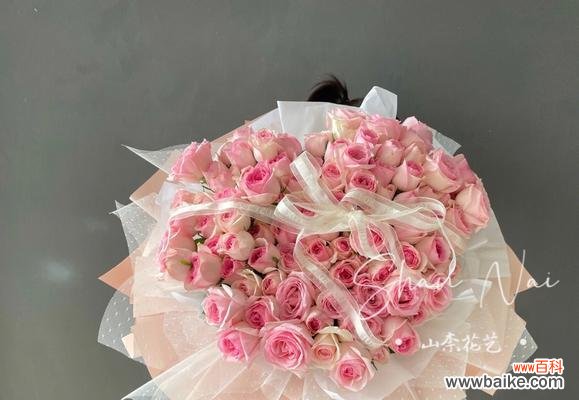 一束花传递的情感，每一朵都说出心底话语 99朵粉玫瑰的花语