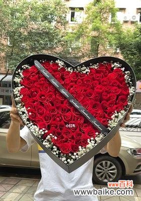 深情厚意，幸福美满，真爱永恒 99朵玫瑰花的寓意与象征