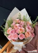 粉色玫瑰在生日中的花语是什么？