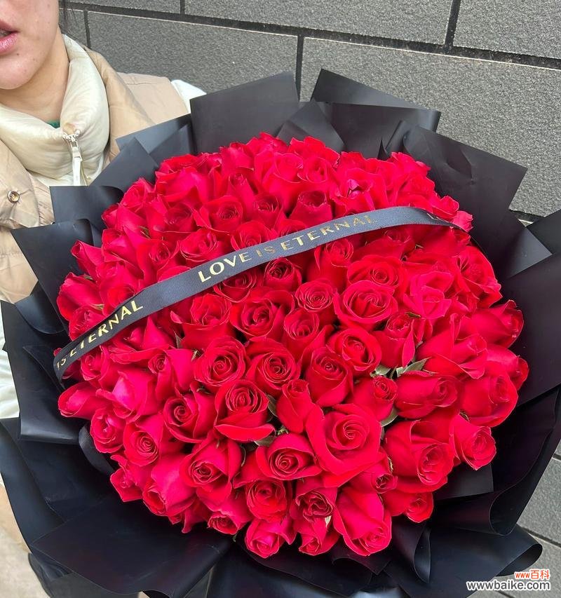 水晶玫瑰花的花语有何深意?