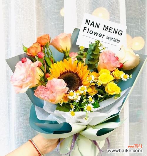 传递温暖的鲜花组合,适合送给你爱的人 向日葵与满天星的搭配意义