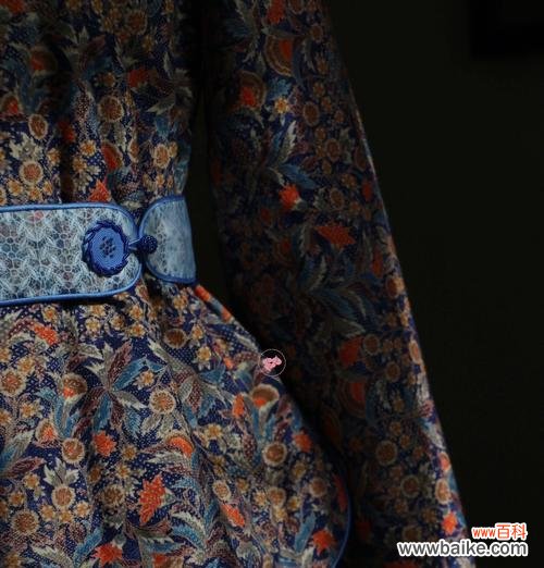 花棉衣的象征意义是什么?传统与现代的结合体现在哪里?