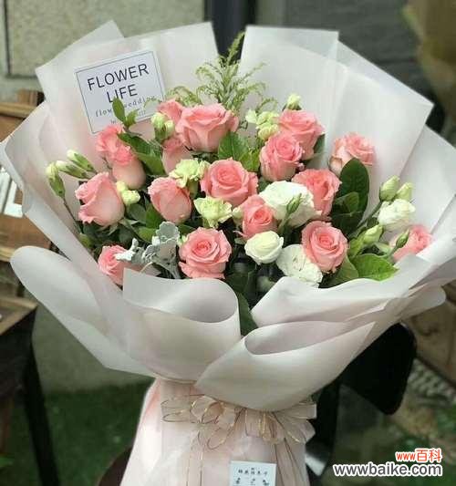 浪漫花束传递的爱意 19朵粉玫瑰花的花语解析