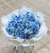 解读19朵玫瑰所传递的爱情信息 19朵玫瑰花语的深意