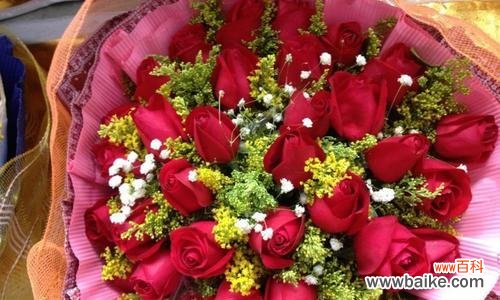 12朵玫瑰的意义及表达爱意的技巧 玫瑰花花语之浪漫与传情