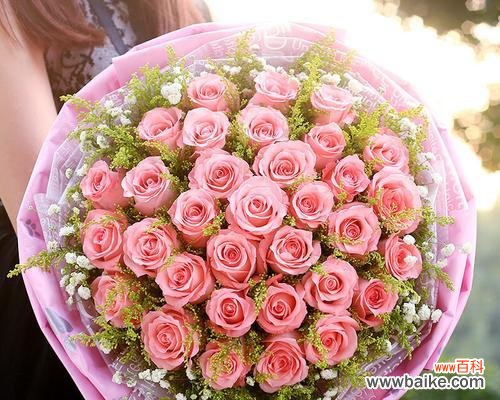 浪漫、祝福与美好的象征——解读11朵粉玫瑰的深意 11朵粉玫瑰的象征意义及传承之韵