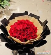 35朵红玫瑰代表什么？35朵红玫瑰的花语是什么？