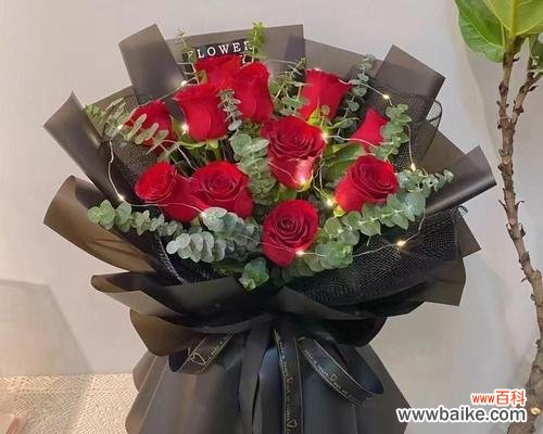 表达浓浓爱意的花束,11朵玫瑰的花语解析 11朵玫瑰的花语