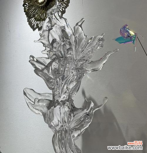 彩色花的含义是什么？它们在视觉艺术中有何特别之处？