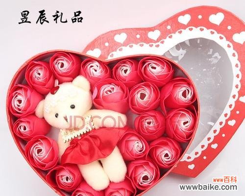 玫瑰花语的浪漫传说 18朵玫瑰的意义与象征