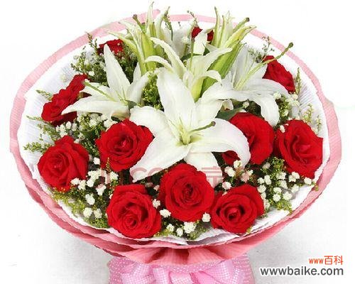 用五朵玫瑰花解读爱情、友谊、美丽、祝福和感激 玫瑰花的五重意义