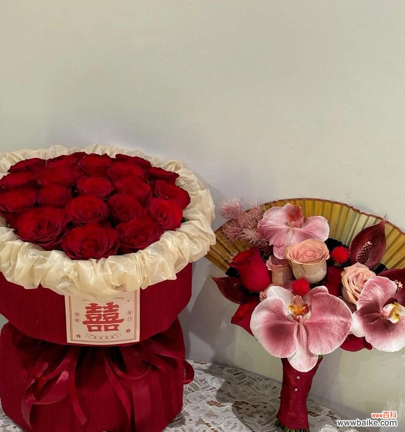 送姐妹手捧花团扇的寓意是什么?团扇手捧花的花语有哪些?