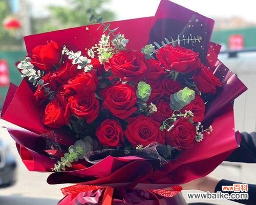 21朵红色玫瑰代表什么？送21朵玫瑰花的特别含义是什么？