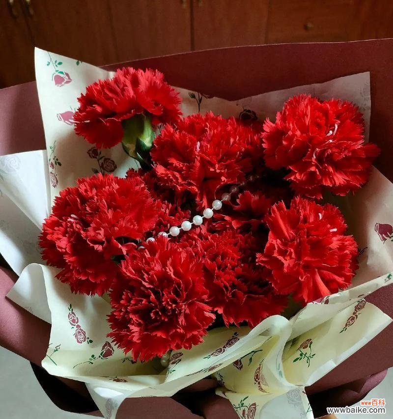 母亲节送花给妈妈有何特殊寓意？