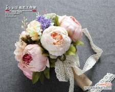 新郎手捧花应选择哪种寓意好？