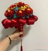 手捧花带花托的寓意是什么？它们代表了什么？