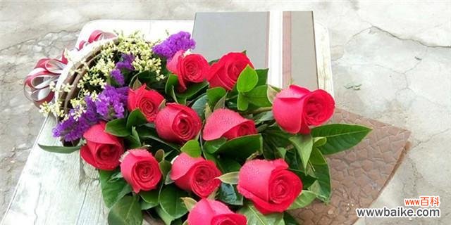 深入解析11朵玫瑰花束的隐藏意义 11朵玫瑰的含义与象征