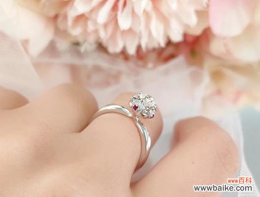 幸福花钻戒的寓意是什么?花钻戒象征着什么?