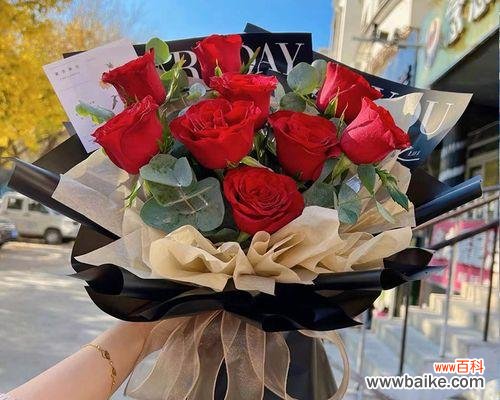 用花朵诉说心意 11朵玫瑰花语传达爱情的美好