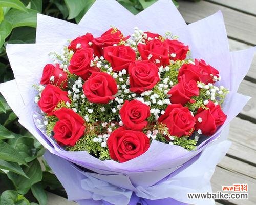 传递爱与情感的花束 15朵玫瑰的意义与象征