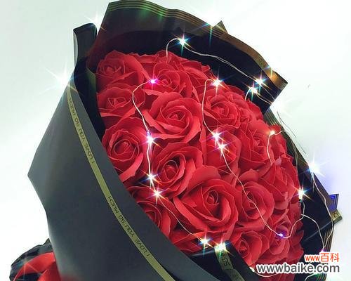 手捧花在求婚中代表什么意义？