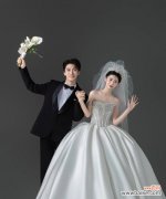 手捧花给爸爸的寓意是什么？代表了怎样的情感？