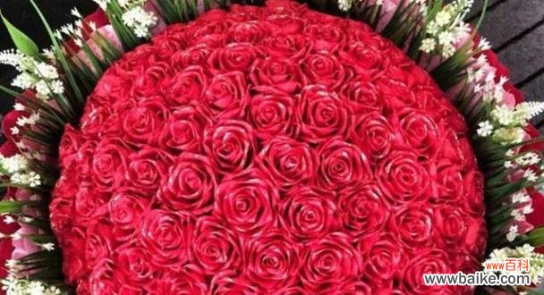 用52朵玫瑰诠释爱情的深度和浪漫 52玫瑰花朵数的含义