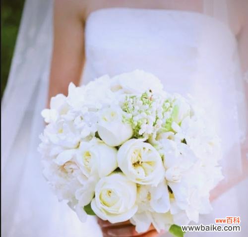 黄色手捧花的含义是什么？中式浅色手捧花的寓意是什么？