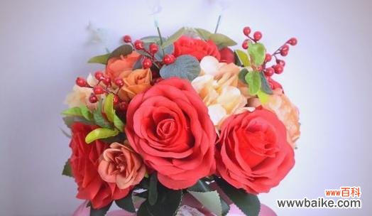 鲜花配兔子手捧花的寓意是什么?如何制作手捧花?