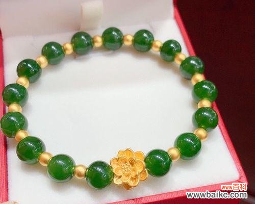 传承千年的黄金莲花，传递着美好的寓意和价值观 黄金莲花的寓意及其传承