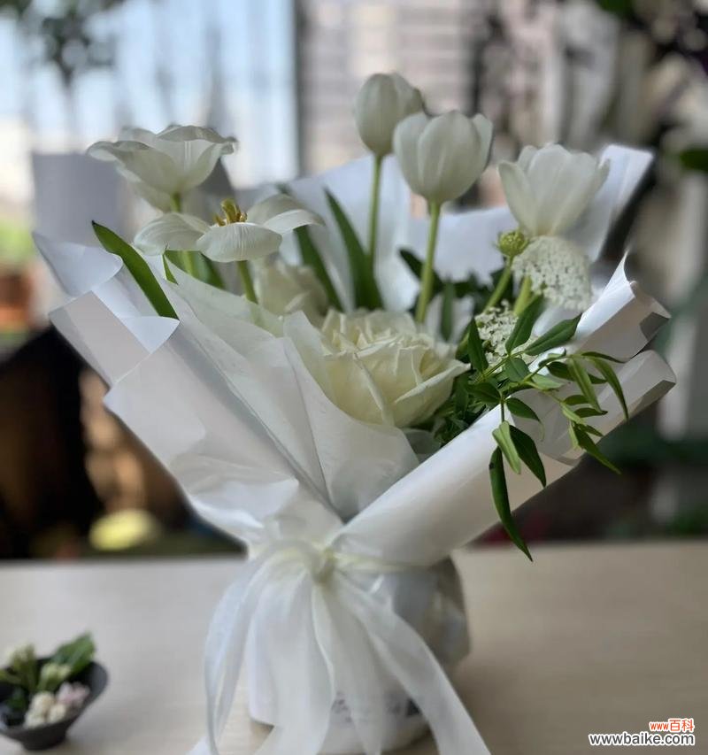 换手捧花的寓意是什么？相互换手捧花代表什么？