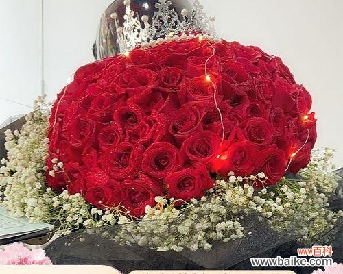 揭示花语中的秘密，解读九十九朵花的隐喻 九十九朵花的象征意义与美学表达