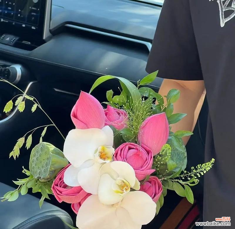 爸爸在婚礼上送手捧花有何深意？代表了哪些祝福？