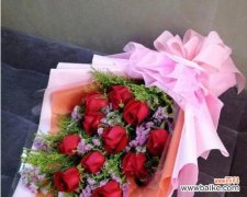 以送11朵玫瑰代表什么，你了解吗？ 11朵玫瑰的象征意义和文化背景