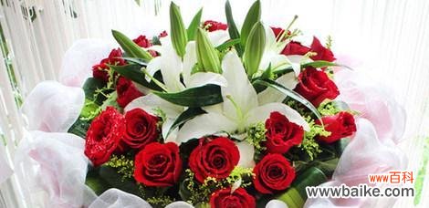 揭开九朵玫瑰背后的秘密，了解真正的寓意 九朵玫瑰的花语和象征意义