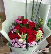 九朵玫瑰传递的爱意和祝福 送九朵玫瑰花的含义