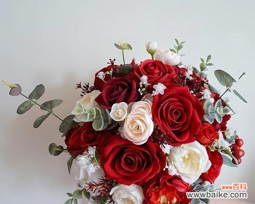 手捧花代表幸福吗？它在婚礼中象征着什么？