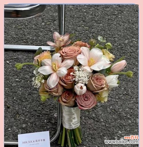 手捧花和手抓花有何不同？它们各自的寓意是什么？