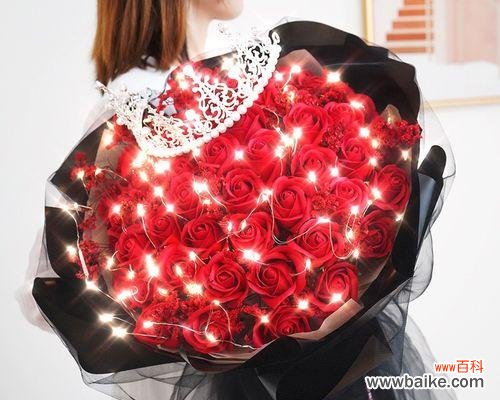 情人节送玫瑰花有何寓意?如何选择合适的玫瑰?