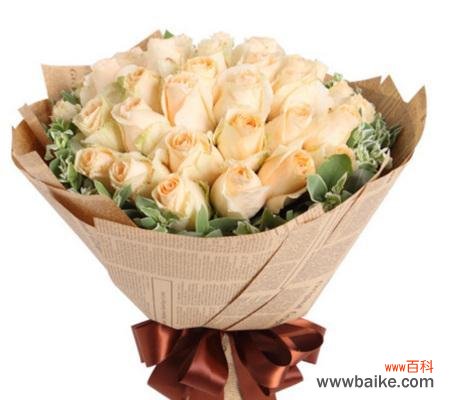 浪漫而珍贵的33朵香槟玫瑰,透露着什么样的情感? 33朵香槟玫瑰的意义与象征