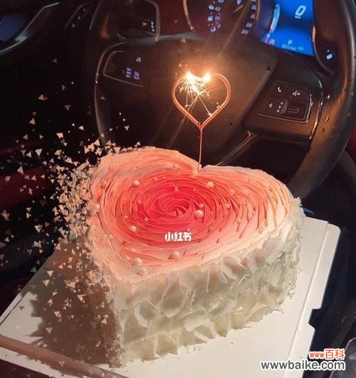 花语蛋糕如何表达浪漫爱意？