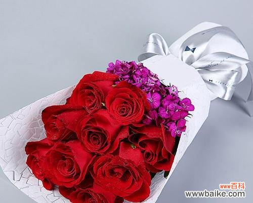 九朵彩色玫瑰花代表什么?九朵彩色玫瑰花的寓意是什么?