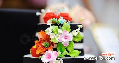 婚礼上扎金色的花代表什么寓意？