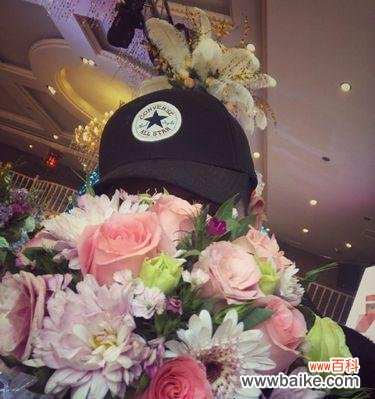 麻将手捧花寓意何在?