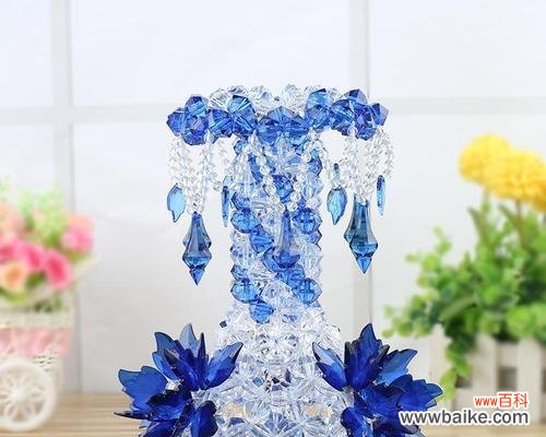 蓝色花吊坠的含义是什么?它象征着什么?