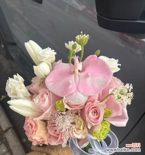 婚车里的手捧花寓意是什么？选择时应注意哪些细节？