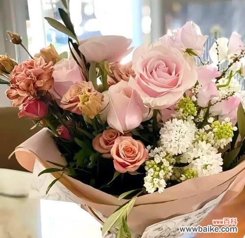 情人节送四朵花代表什么？这四朵花的寓意是什么？